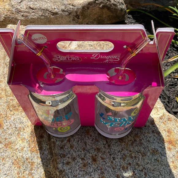 🎀Barbie x Dragon Glassware WEIRD BARBIE Iridescent Drinking Glasses - Picture 4 of 5